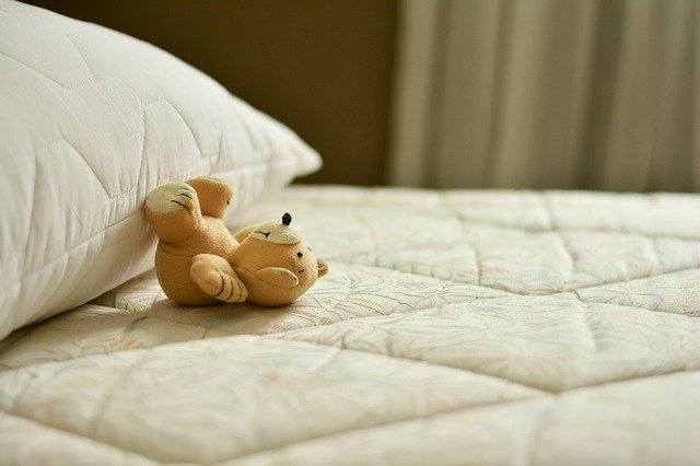 Chi ha inventato il letto: la storia del materasso, la “chiave” del buon riposo