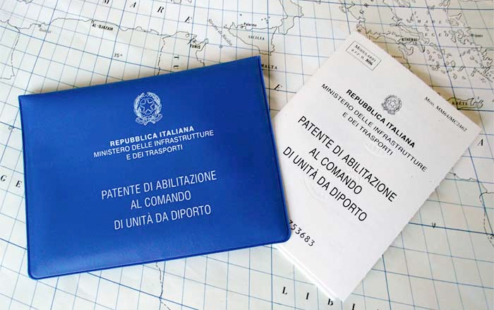 Cosa fare durante la quarantena: prendere la patente nautica con corsi online