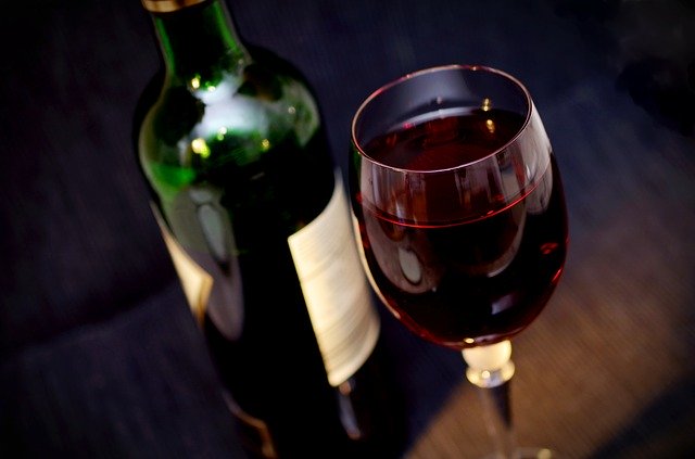 Come fare il vino: tutto ciò che devi sapere sul vino fatto in casa