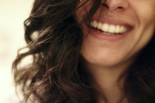Sorriso: benefici e vantaggi per fisico e psiche