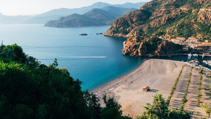 Alla scoperta di Isola Rossa, un lembo di Corsica che sa d’Italia