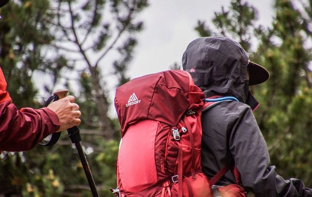 Le scarpe giuste per un’avventura di trekking: i consigli di esperti