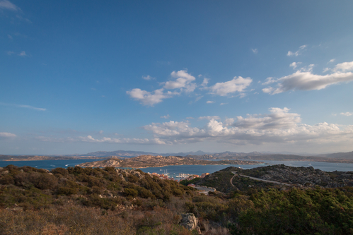 Esplora le isole di La Maddalena senza la necessità di una patente nautica