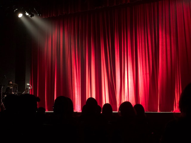 Scopri le imperdibili proposte della stagione teatrale: emozioni in scena!