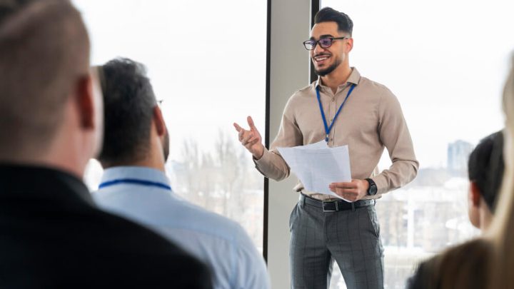 Tecniche di public speaking in politica: cosa possiamo imparare per comunicare meglio nella vita reale