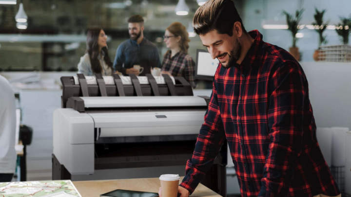 Come scegliere il plotter HP giusto per uno studio tecnico: formati, velocità e budget