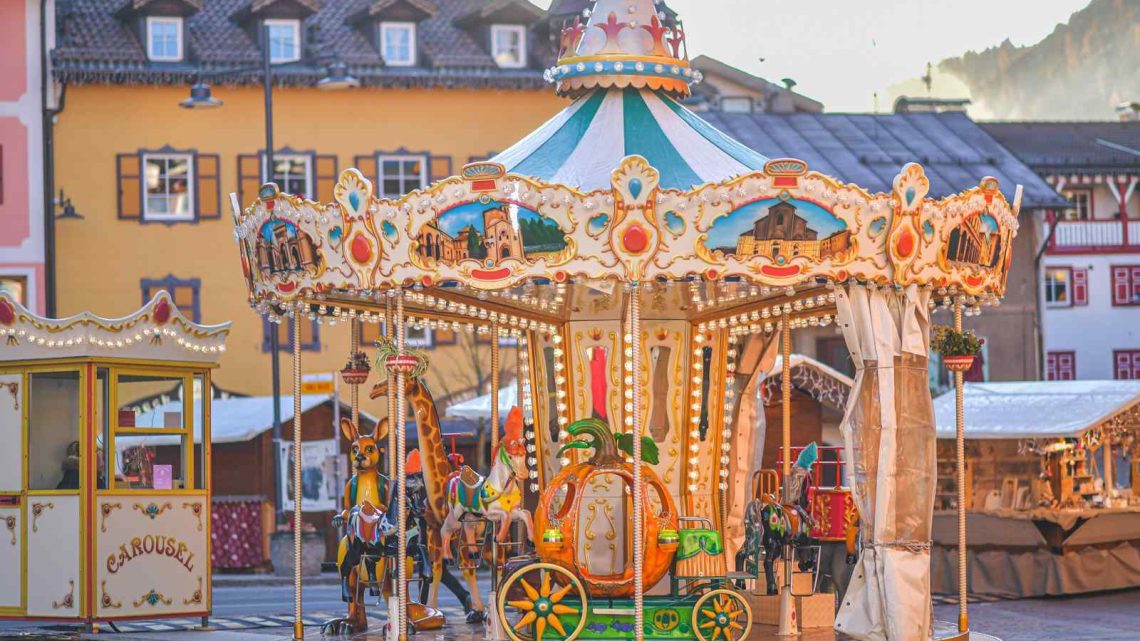 Giostre in piazza: perché le attrazioni storiche tornano al centro degli eventi italiani